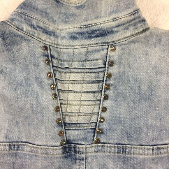 Denim Embellished Vest Women's made in Colombia Size 14 Col / L USA      ‎     4 - Picture 6 of 8